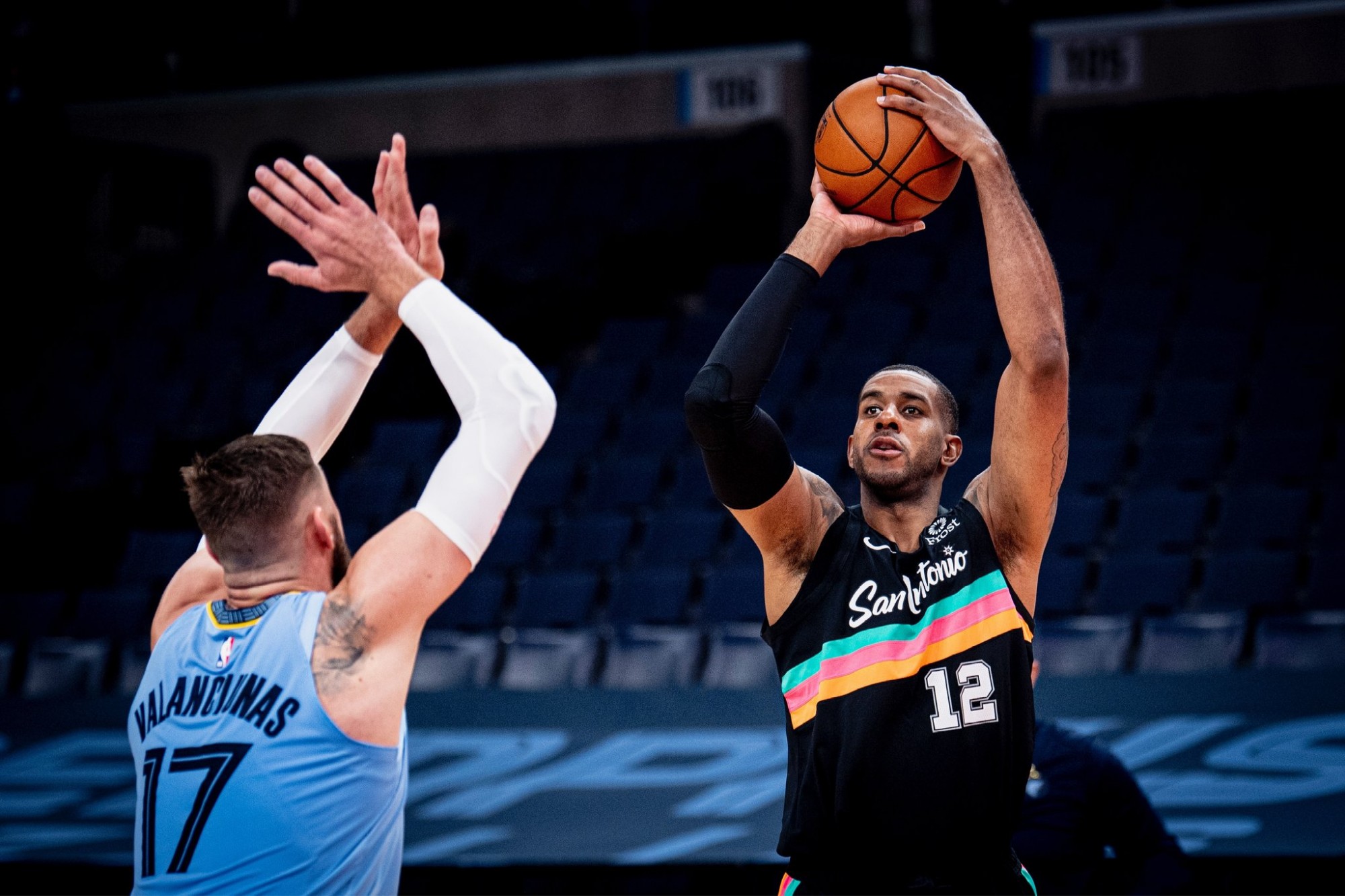 下寻找平衡 下寻找平衡