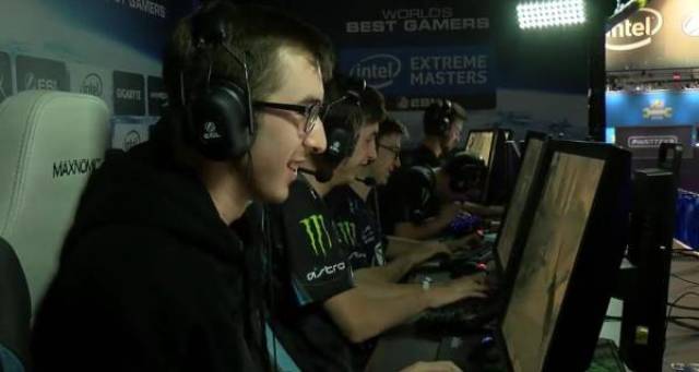 刻的冷静与 刻的冷静与